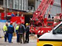 Ausleger vom Mobil Kran abgerissen Koeln Schaafenstr Habsburgering P281